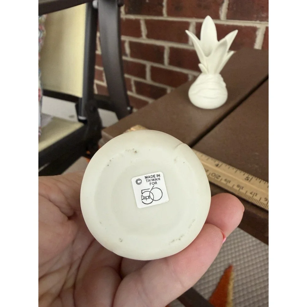 Vintage DEPT 56 Ivory Amaryllis Bulb Porcelain 3.5